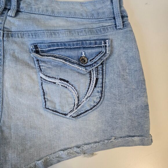 Ariya Jeans Co. Light Wash Denim Shorts Embellished Pockets Size 15/32 - Picture 7 of 13